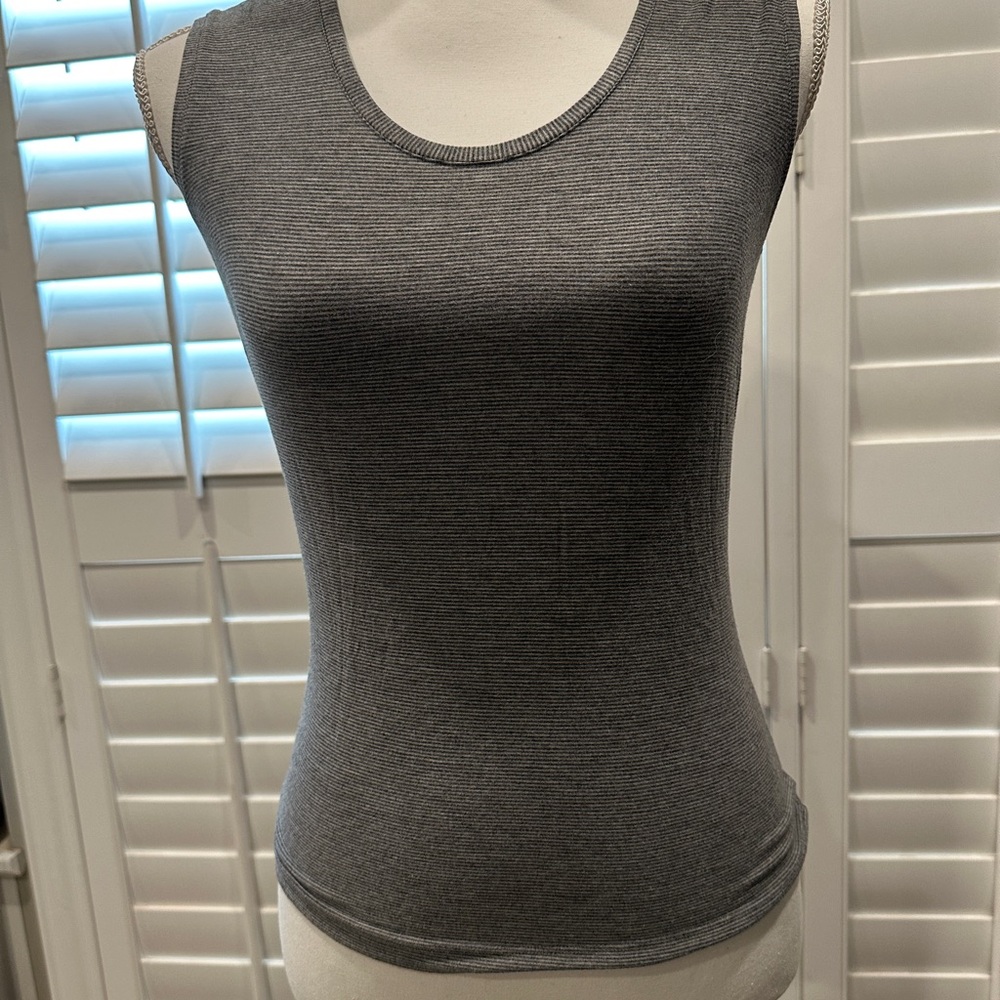 Akris Punto Gray Fitted Sleeveless Tank Top